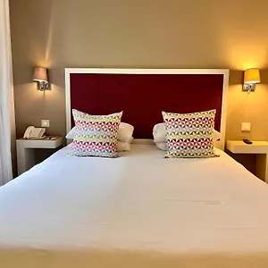 Hotel Kyriad 18 - Porte De Clignancourt - Montmartre ***