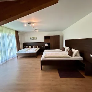 Gastehaus Am Lindenhain , Erding Germania